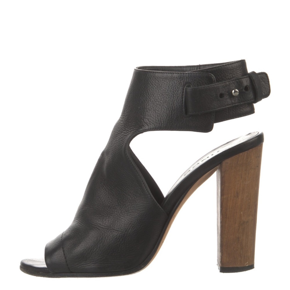 Vince 6.5 Black Leather Block Heel Sandals Mules